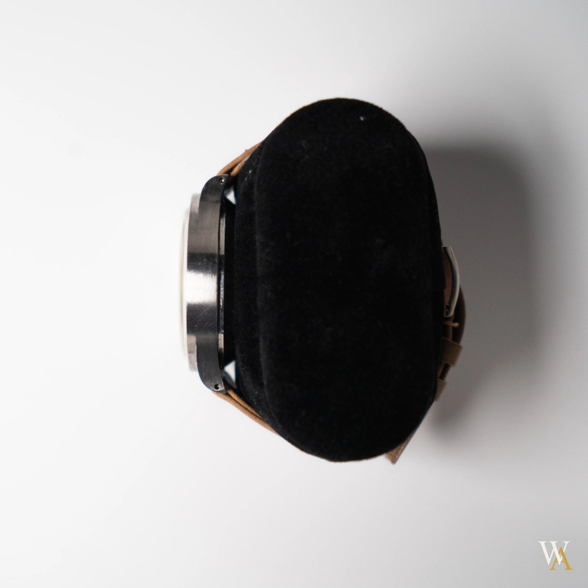 Wyler Vetta Clamshell Chronograph
