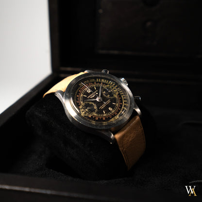 Wyler Vetta Clamshell Chronograph