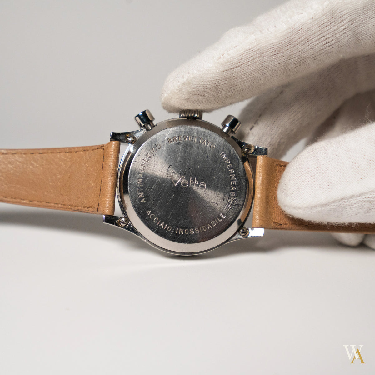 Wyler Vetta Clamshell Chronograph